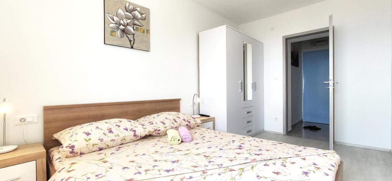 Apartment Dolores Makarska Ngoại thất bức ảnh