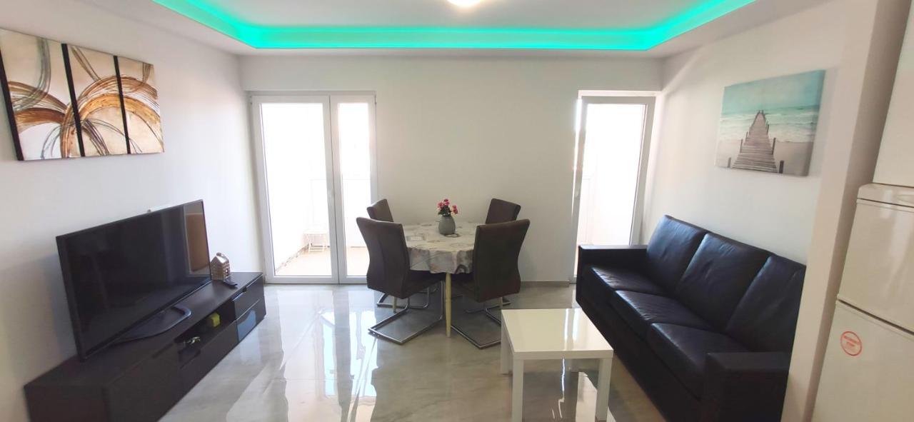 Apartment Dolores Makarska Ngoại thất bức ảnh