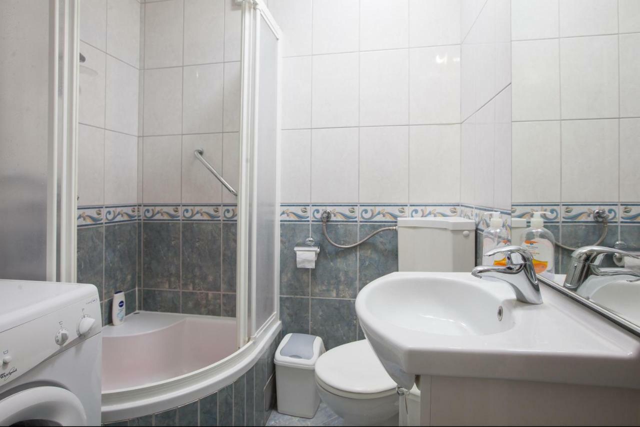 Apartment Dolores Makarska Ngoại thất bức ảnh